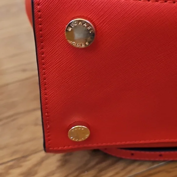 Michael Kors Medium Selma Bag - Picture 5 of 16